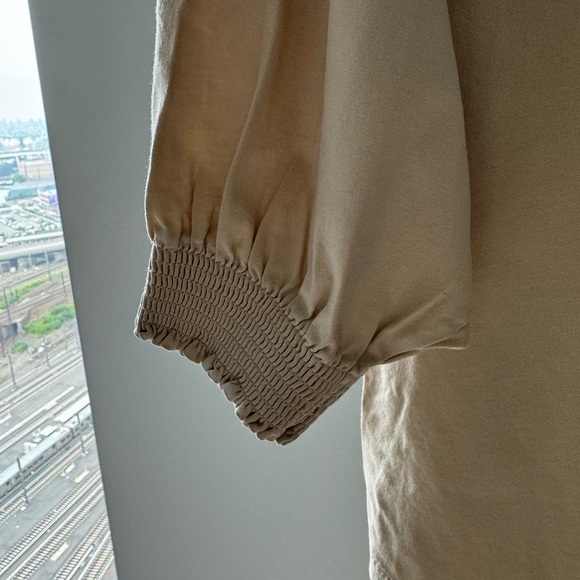 Uniqlo Beige Crewneck Blouse with Cuffed Hems - Picture 3 of 3